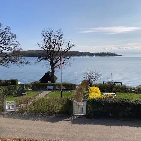 Troense By The Sea 3*