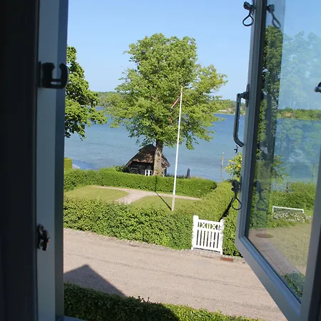 Nocleg ze śniadaniem Troense By The Sea