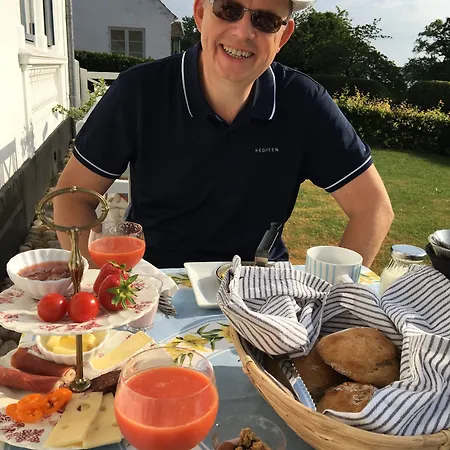 Bed & Breakfast Troense By The Sea