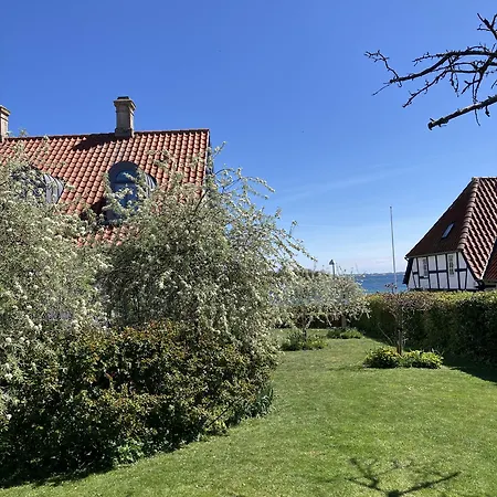 Oda ve Kahvaltı Troense By The Sea