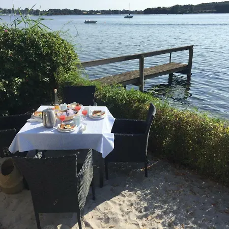 Troense By The Sea 3*