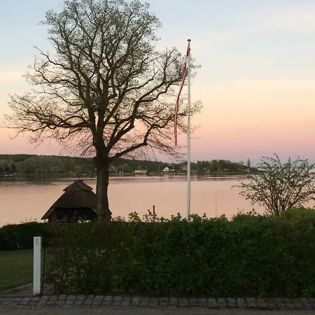 Troense By The Sea 住宿加早餐酒店 3*