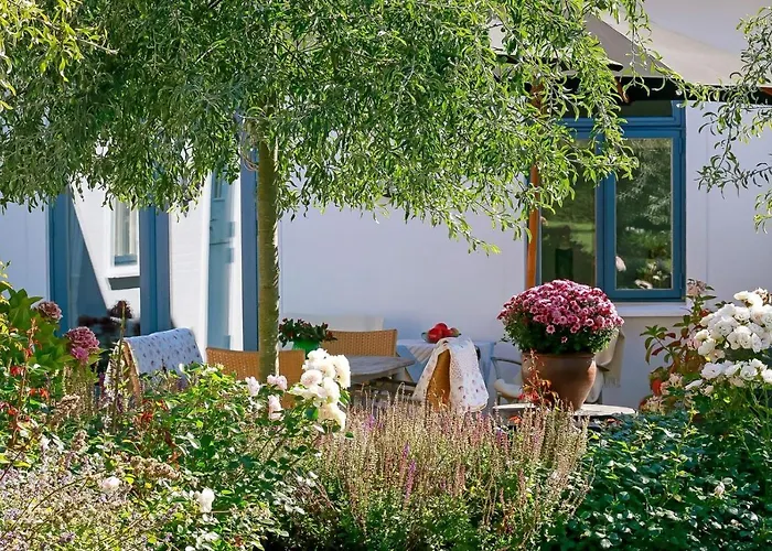 Troense By The Sea 3*